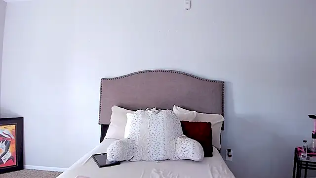 yiauana online show from 18, 10, 2025