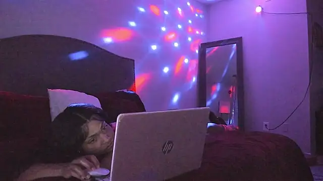 yiauana online show from 26, 4, 2026