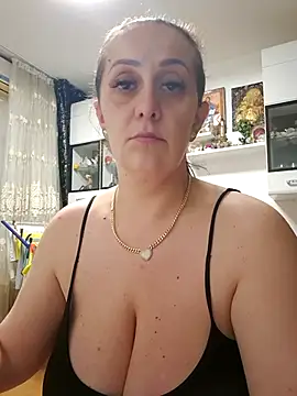 AvaLloyd online show from 16, 3, 2025