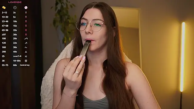 Ester Hill online show from 25, 4, 2026