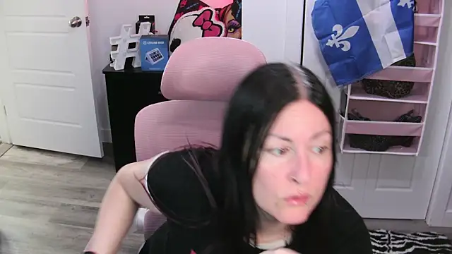 Snapshot of gennyrock chatting on 25, 7, 2026 gennyrock online show from 25, 7, 2026