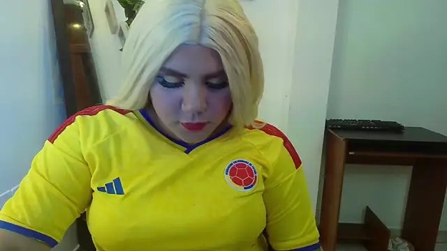 Snapshot of moon_sunflower chatting on 17, 6, 2026 moon sunflower online show from 17, 6, 2026