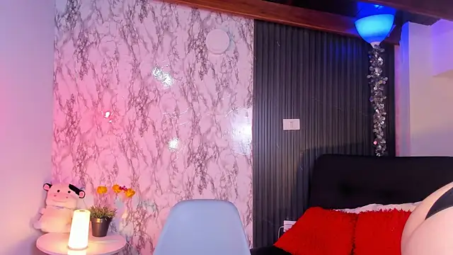 chloe blue online show from 31, 1, 2025