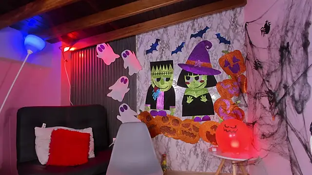 chloe blue online show from 31, 10, 2025