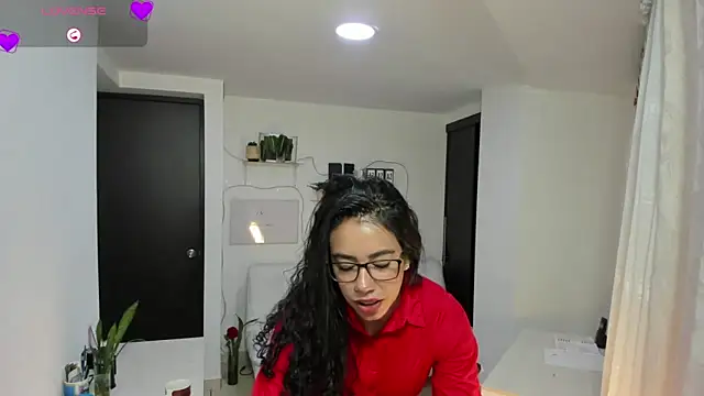 Snapshot of susana_monroy chatting on 26, 5, 2026 susana monroy online show from 26, 5, 2026