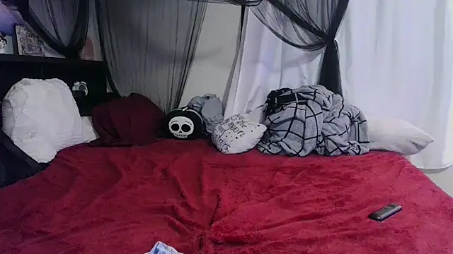 CrystalLakeXO online show from 8, 3, 2026