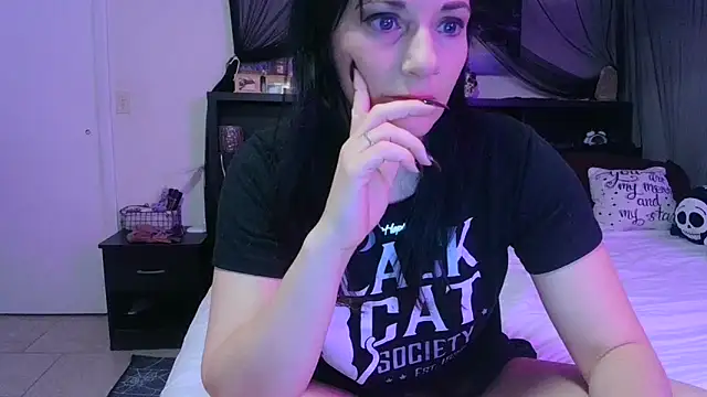 CrystalLakeXO online show from 12, 5, 2026