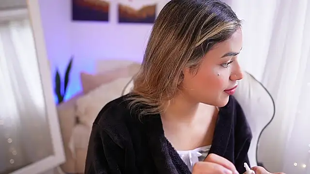 SaraParisi online show from 3, 1, 2025