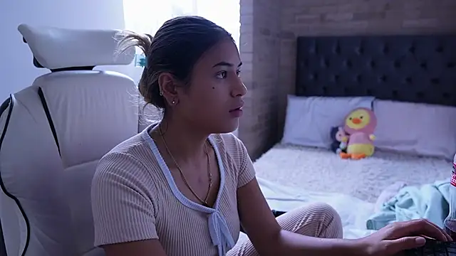 SaraParisi online show from 15, 3, 2025