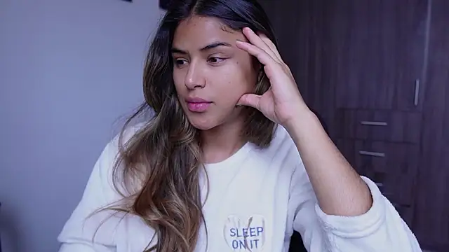 SaraParisi online show from 7, 3, 2026