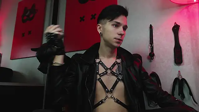 Joseph  Quinn online show from 30, 1, 2025