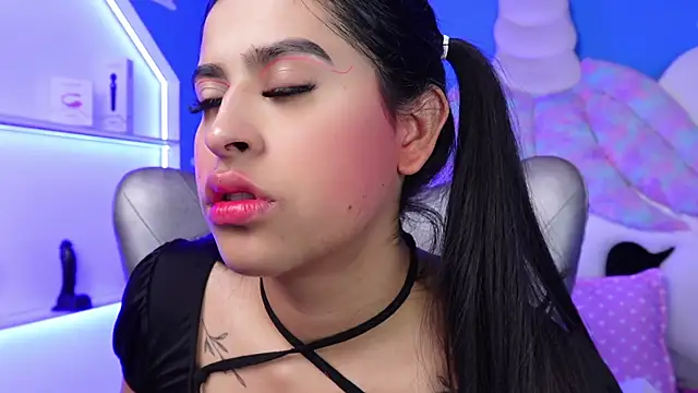 miss romyna online show from 28, 1, 2025