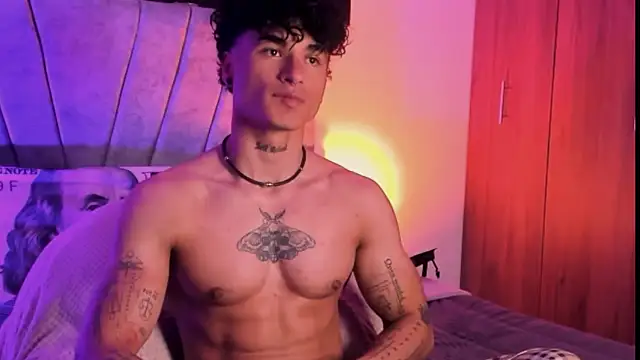 Snapshot of Thomas_Fit1 chatting on 18, 10, 2025 Thomas Fit1 online show from 18, 10, 2025