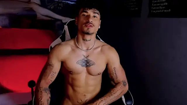 Snapshot of Thomas_Fit1 chatting on 30, 4, 2026 Thomas Fit1 online show from 30, 4, 2026