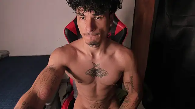 Snapshot of Thomas_Fit1 chatting on 25, 5, 2026 Thomas Fit1 online show from 25, 5, 2026