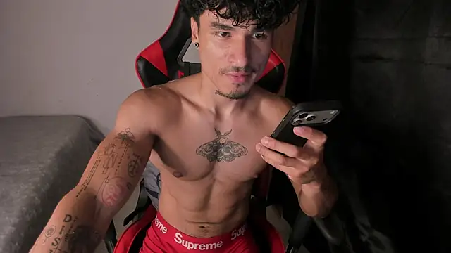 Snapshot of Thomas_Fit1 chatting on 30, 5, 2026 Thomas Fit1 online show from 30, 5, 2026