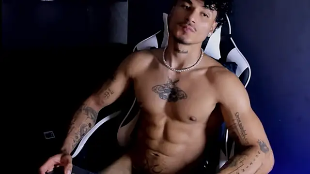 Snapshot of Thomas_Fit1 chatting on 8, 6, 2026 Thomas Fit1 online show from 8, 6, 2026