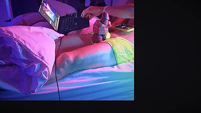 Snapshot of YouLikeBigDick9 chatting on 13, 3, 2025 YouLikeBigDick9 online show from 13, 3, 2025