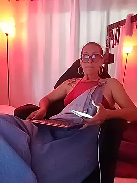 SelenaHouston online show from 6, 2, 2026