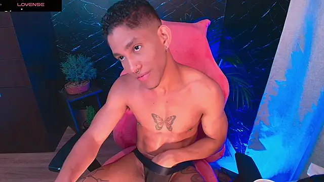 Snapshot of Palo_santo chatting on 8, 11, 2025 Palo santo online show from 8, 11, 2025