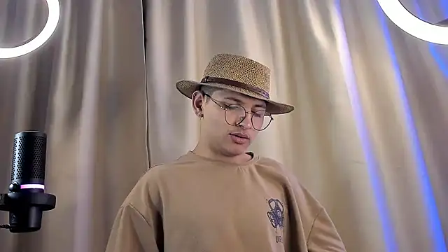 a lejandro 0 8 online show from 4, 2, 2025