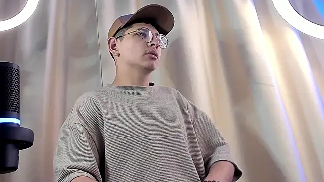 a lejandro 0 8 online show from 5, 2, 2025