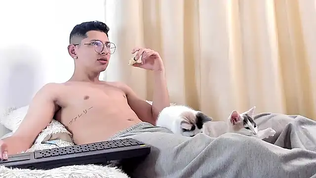 a lejandro 0 8 online show from 10, 2, 2025