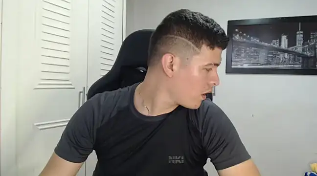 Snapshot of Plug_Control chatting on 2, 1, 2025 Plug Control online show from 2, 1, 2025