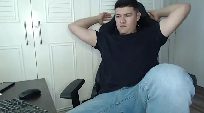 Snapshot of Plug_Control chatting on 14, 1, 2025 Plug Control online show from 14, 1, 2025