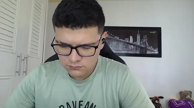 Snapshot of Plug_Control chatting on 5, 2, 2025 Plug Control online show from 5, 2, 2025