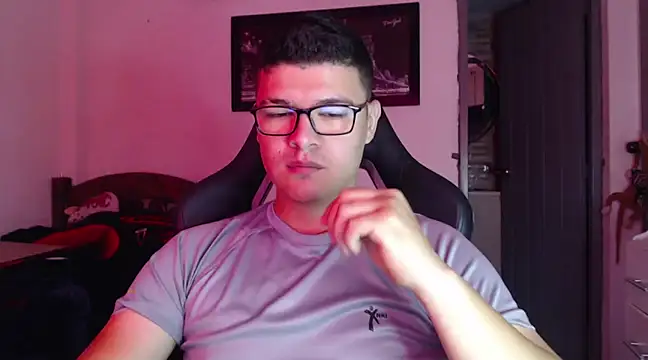 Snapshot of Plug_Control chatting on 19, 2, 2025 Plug Control online show from 19, 2, 2025