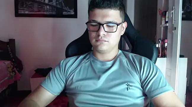 Snapshot of Plug_Control chatting on 19, 2, 2025 Plug Control online show from 19, 2, 2025