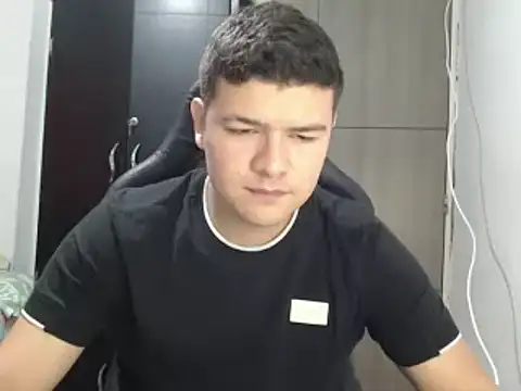 Snapshot of Plug_Control chatting on 2, 3, 2025 Plug Control online show from 2, 3, 2025