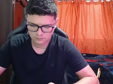 Snapshot of Plug_Control chatting on 11, 3, 2025 Plug Control online show from 11, 3, 2025