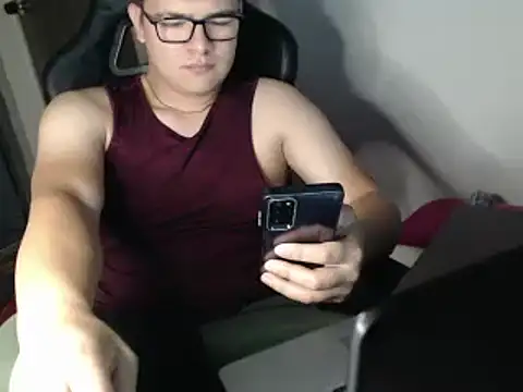 Snapshot of Plug_Control chatting on 18, 3, 2025 Plug Control online show from 18, 3, 2025