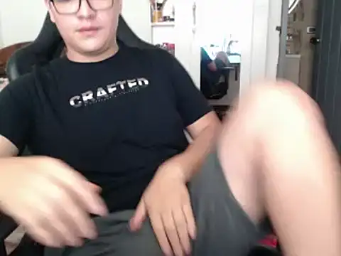 Snapshot of Plug_Control chatting on 19, 3, 2025 Plug Control online show from 19, 3, 2025