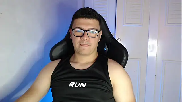 Snapshot of Plug_Control chatting on 24, 9, 2025 Plug Control online show from 24, 9, 2025