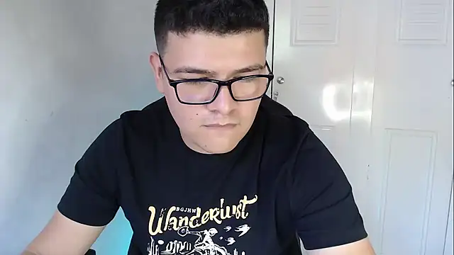 Snapshot of Plug_Control chatting on 26, 9, 2025 Plug Control online show from 26, 9, 2025