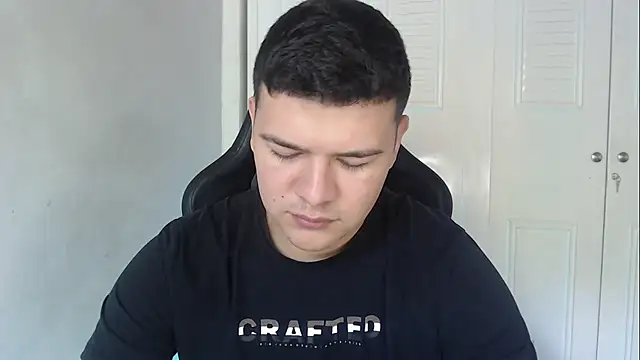 Snapshot of Plug_Control chatting on 27, 9, 2025 Plug Control online show from 27, 9, 2025