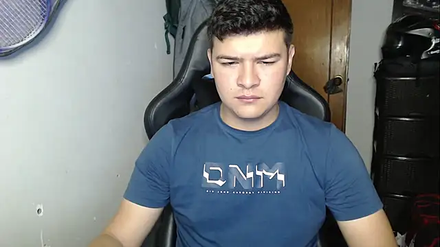 Snapshot of Plug_Control chatting on 5, 12, 2025 Plug Control online show from 5, 12, 2025