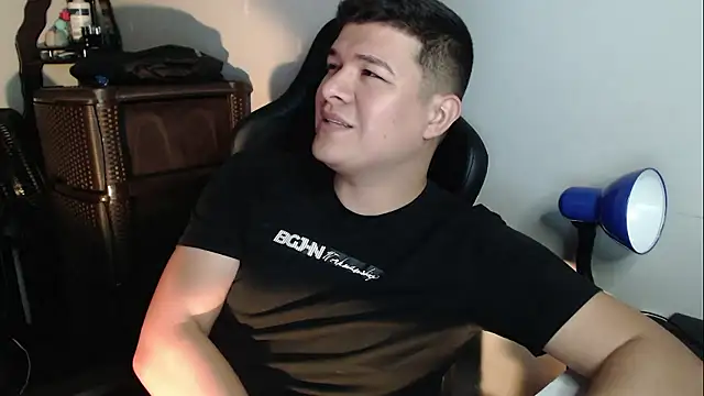 Snapshot of Plug_Control chatting on 14, 1, 2026 Plug Control online show from 14, 1, 2026