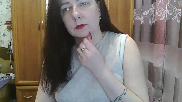 Snapshot of SophieNightAh chatting on 3, 2, 2025 SophieNightAh online show from 3, 2, 2025