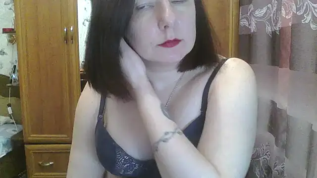 Snapshot of SophieNightAh chatting on 2, 3, 2025 SophieNightAh online show from 2, 3, 2025