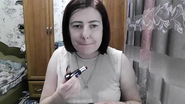 Snapshot of SophieNightAh chatting on 12, 9, 2025 SophieNightAh online show from 12, 9, 2025