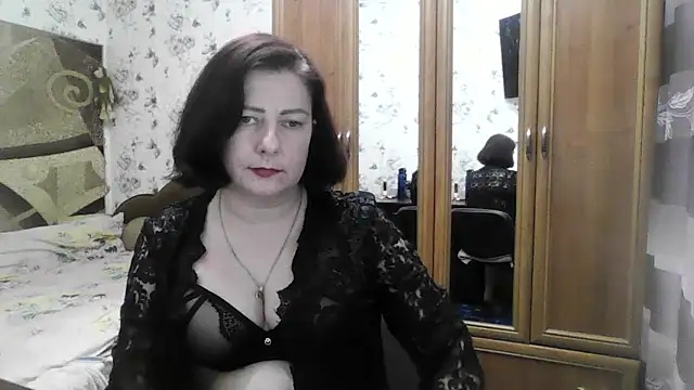 Snapshot of SophieNightAh chatting on 6, 11, 2025 SophieNightAh online show from 6, 11, 2025