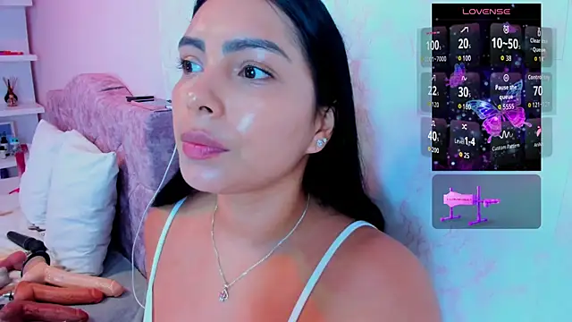 Snapshot of evelinn_belen chatting on 31, 5, 2026 evelinn belen online show from 31, 5, 2026