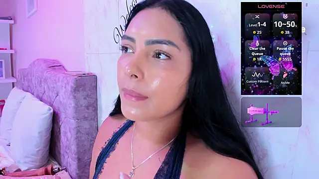 Snapshot of evelinn_belen chatting on 3, 6, 2026 evelinn belen online show from 3, 6, 2026