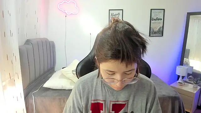 Amy joones online show from 17, 3, 2025