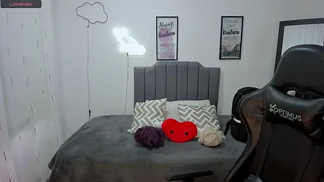 Amy joones online show from 9, 9, 2025