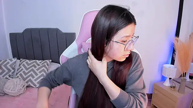 Amy joones online show from 27, 4, 2026